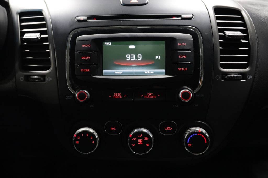 Used 2018 Kia Forte LX w/ LX Rear Camera Package image 29