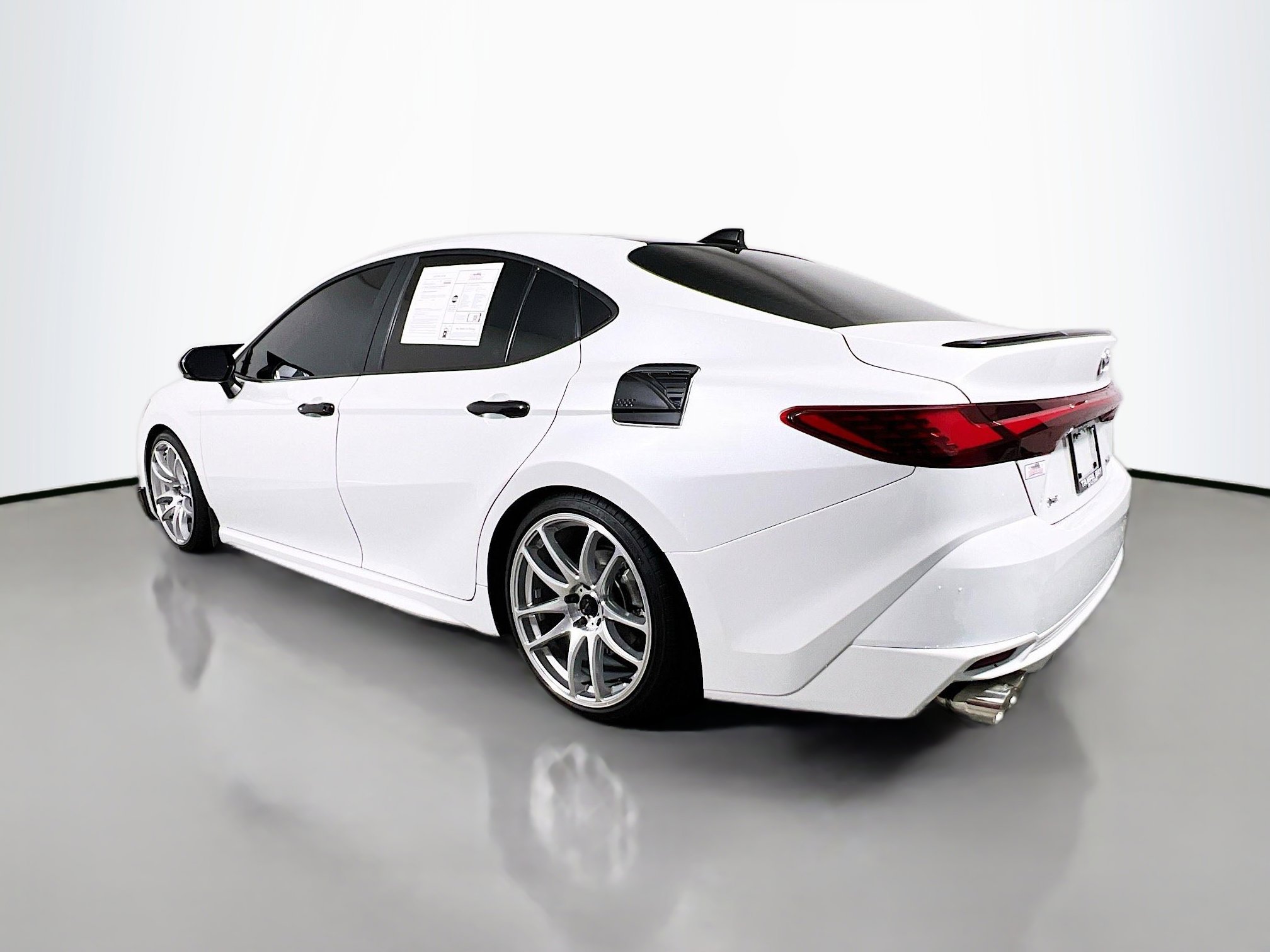 Used 2025 Toyota Camry XSE image 8