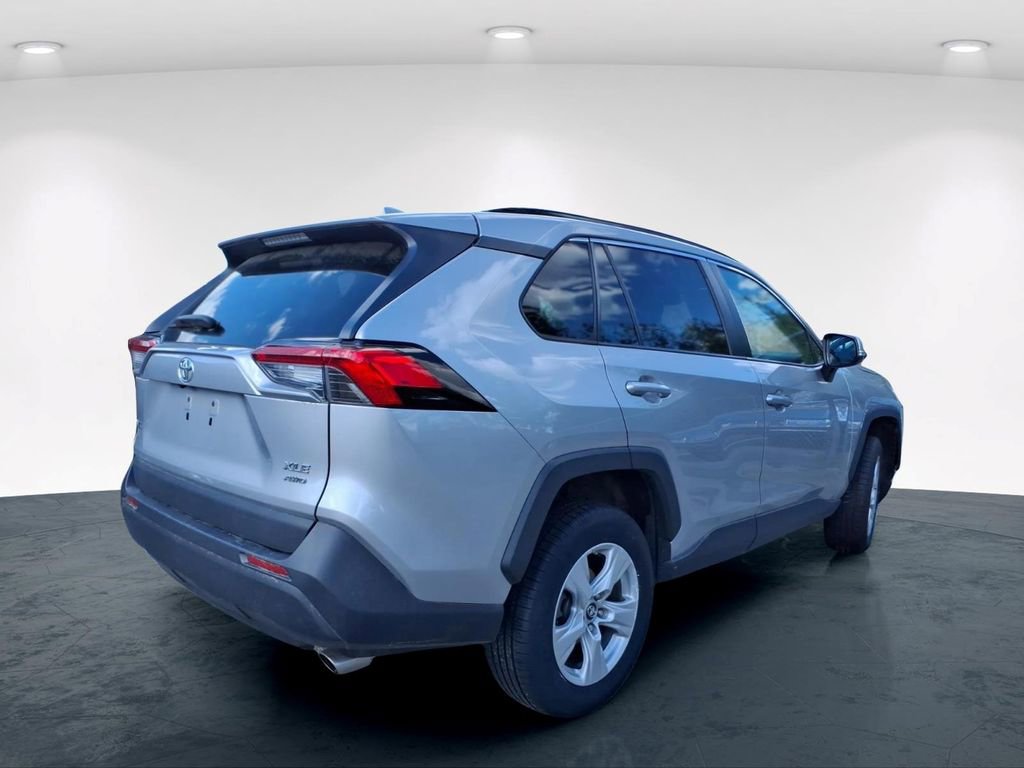 Used 2019 Toyota RAV4 XLE AWD/4WD image 11
