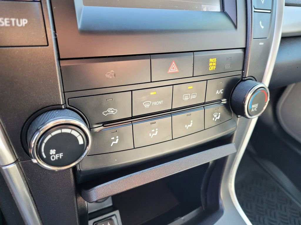 Used 2017 Toyota Camry SE image 15