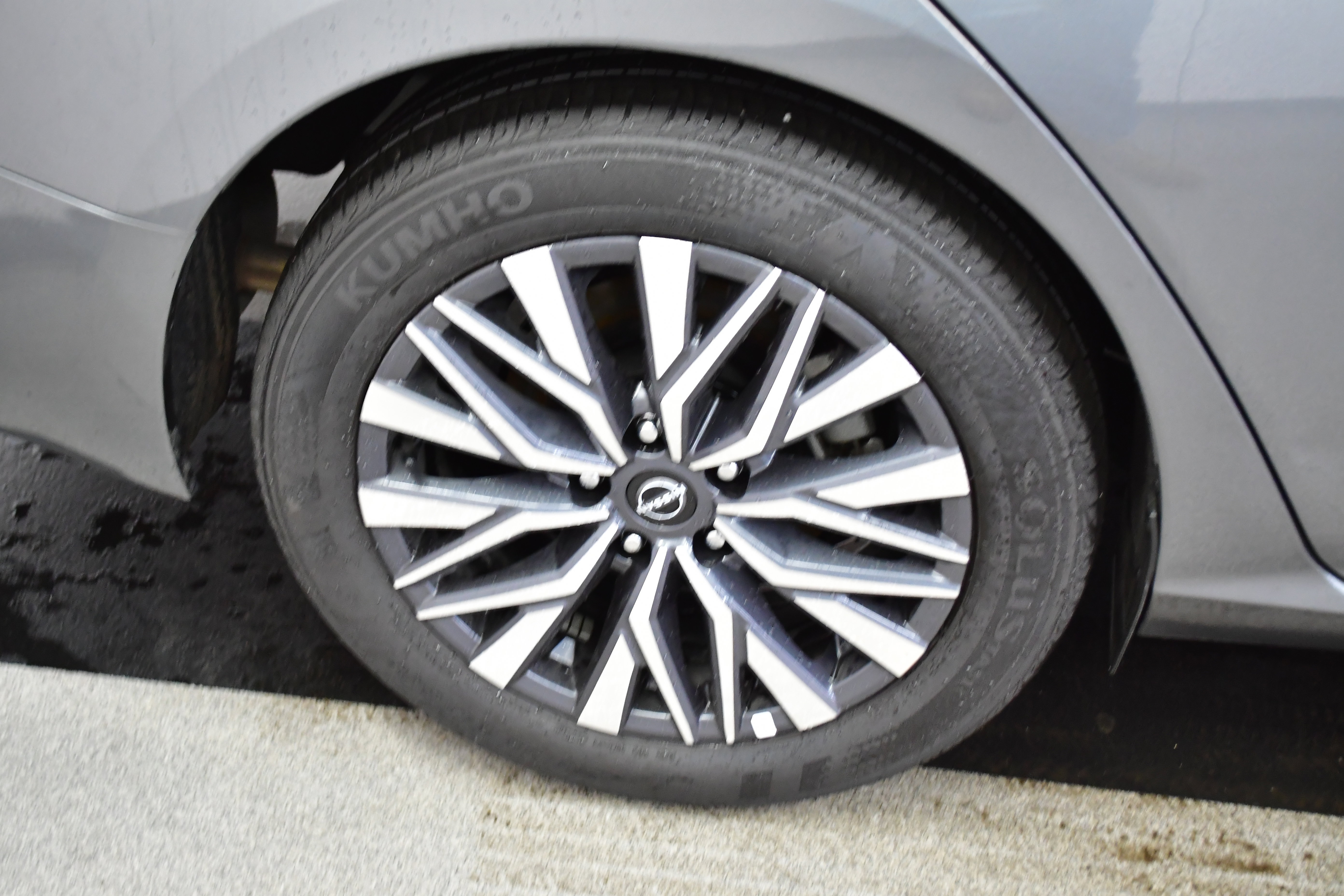 Used 2025 Nissan Altima 2.5 SV image 36