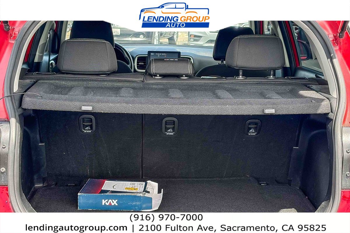 Used 2022 Hyundai Venue SEL FWD image 25