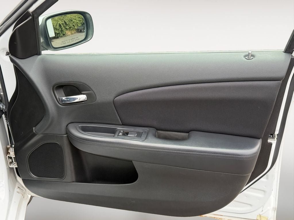 Used 2014 Chrysler 200 Touring FWD image 25