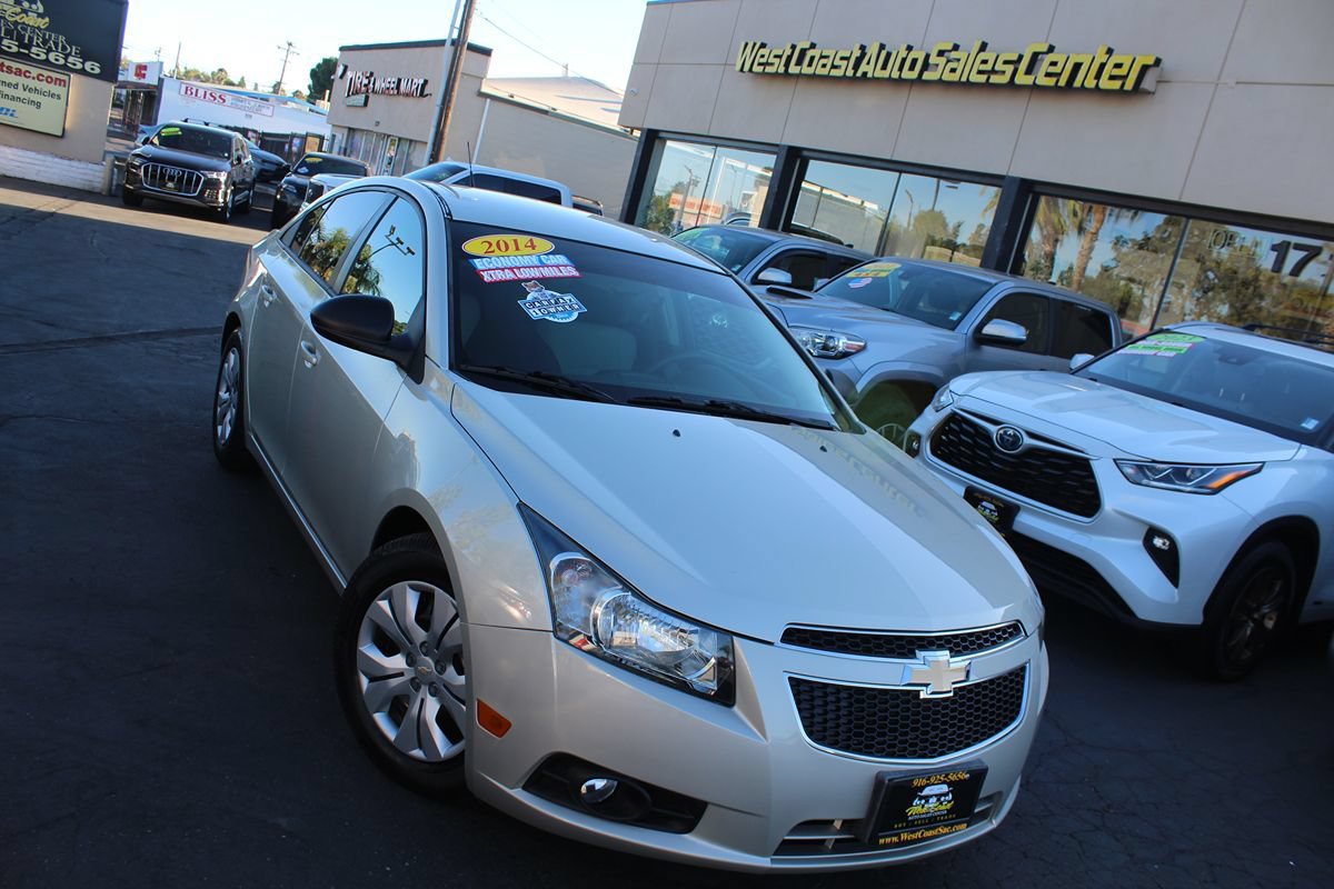 Used 2014 Chevrolet Cruze LS FWD image 29