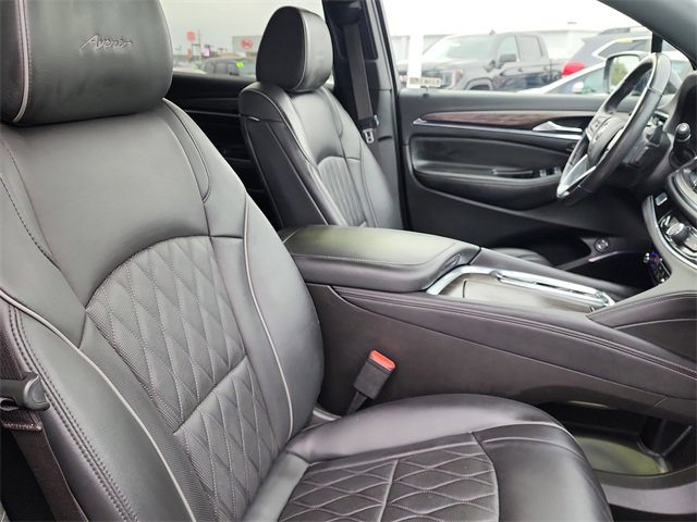 Used 2023 Buick Enclave Avenir w/ Avenir Technology Package image 18