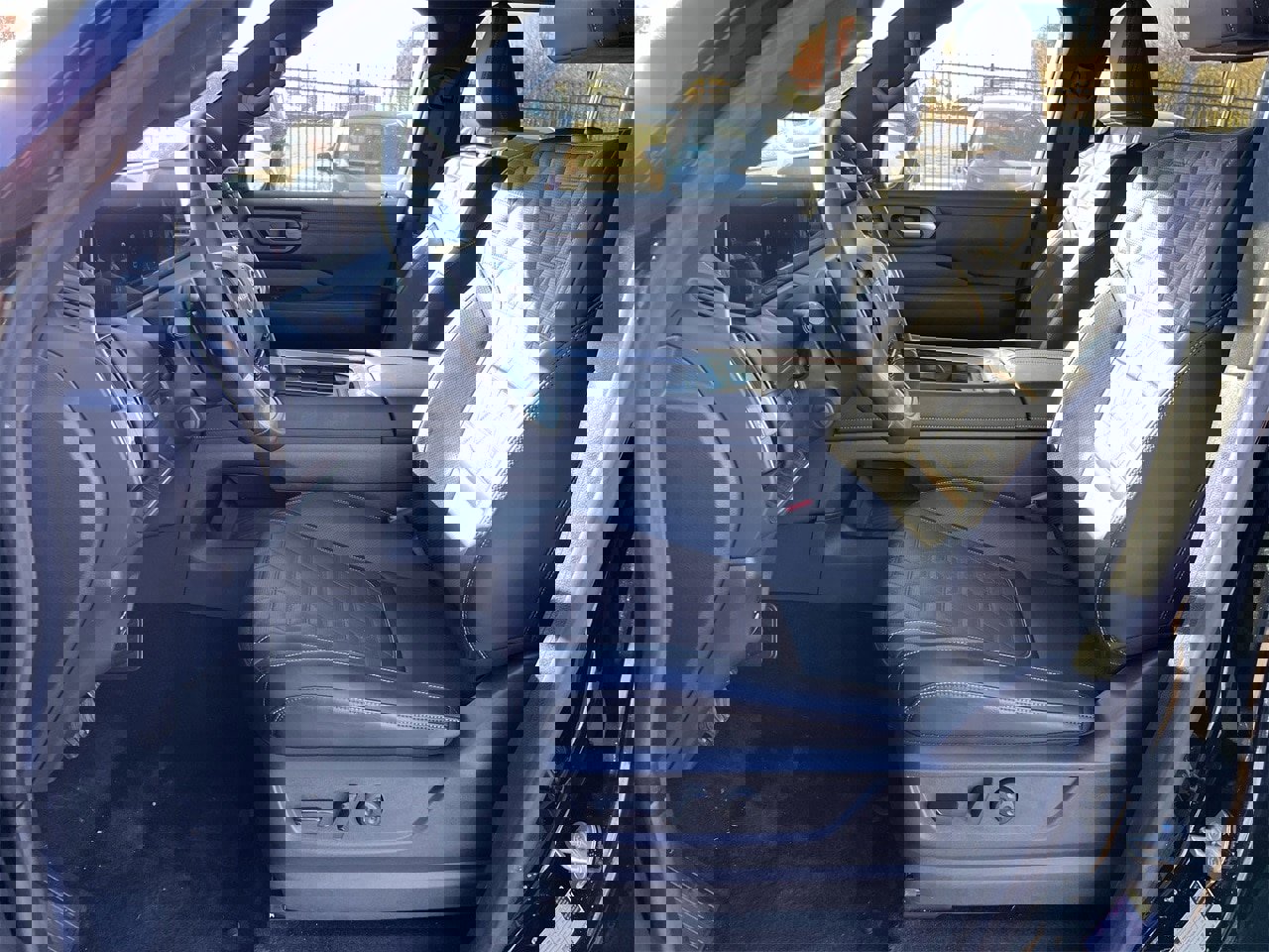 Certified 2025 Nissan Armada Platinum image 10