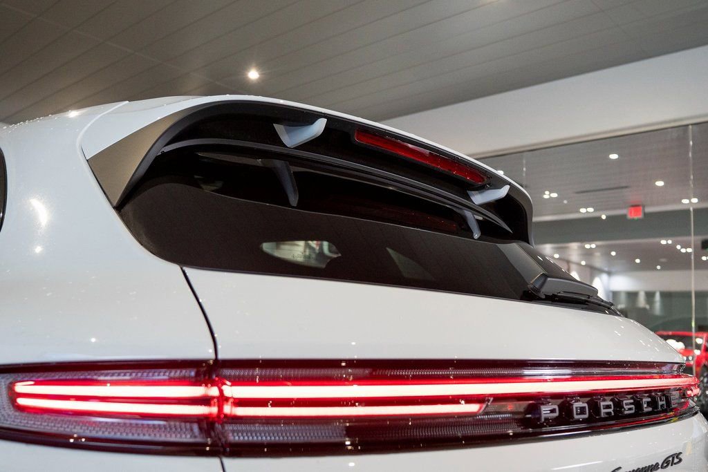 New 2026 Porsche Cayenne GTS image 17