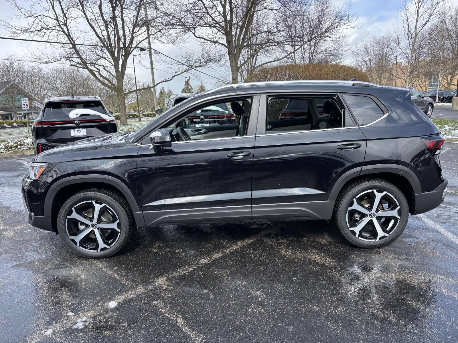 New 2026 Volkswagen Taos SEL AWD/4WD image 8