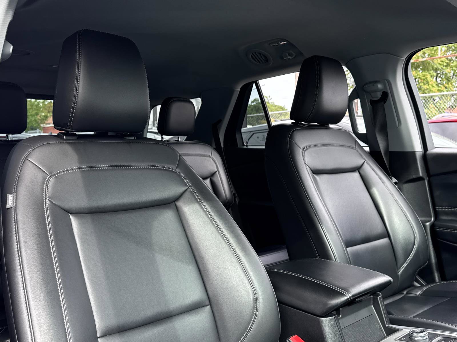 Used 2022 Ford Explorer XLT w/ Equipment Group 202A image 29