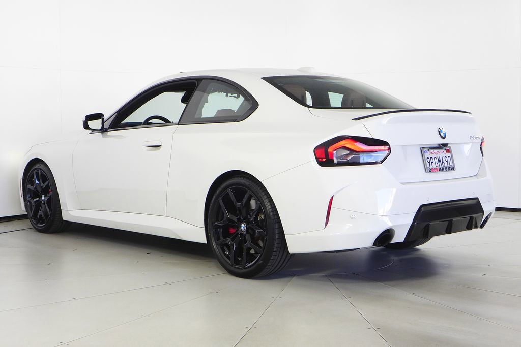 Used 2025 BMW 230i Coupe w/ M Sport Package image 9