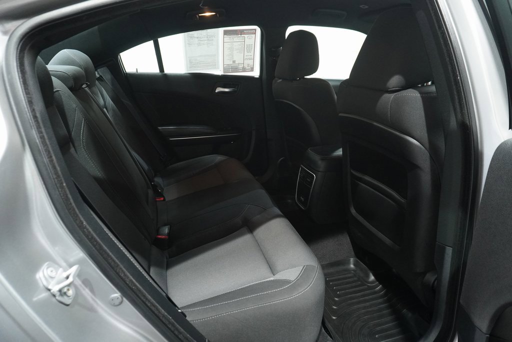 Used 2017 Dodge Charger SXT image 14