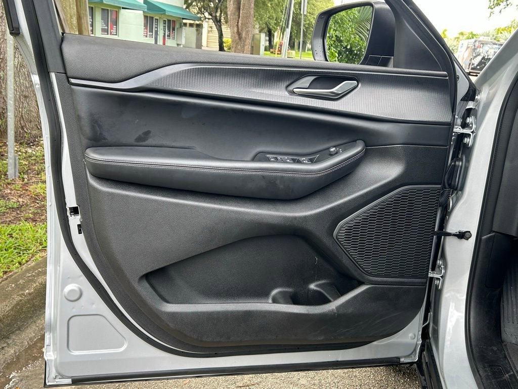 Certified 2024 Jeep Grand Cherokee Laredo X w/ Trailer Tow Package image 26