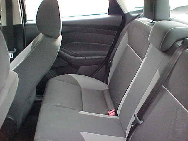 Used 2013 Ford Focus SE w/ Interior Protection Pkg FWD image 9