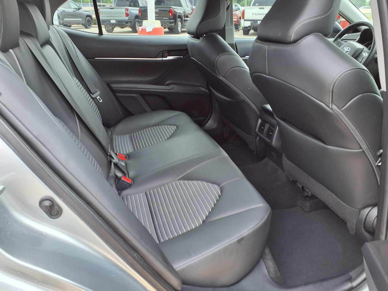 Used 2022 Toyota Camry SE w/ Audio Upgrade Package FWD image 19