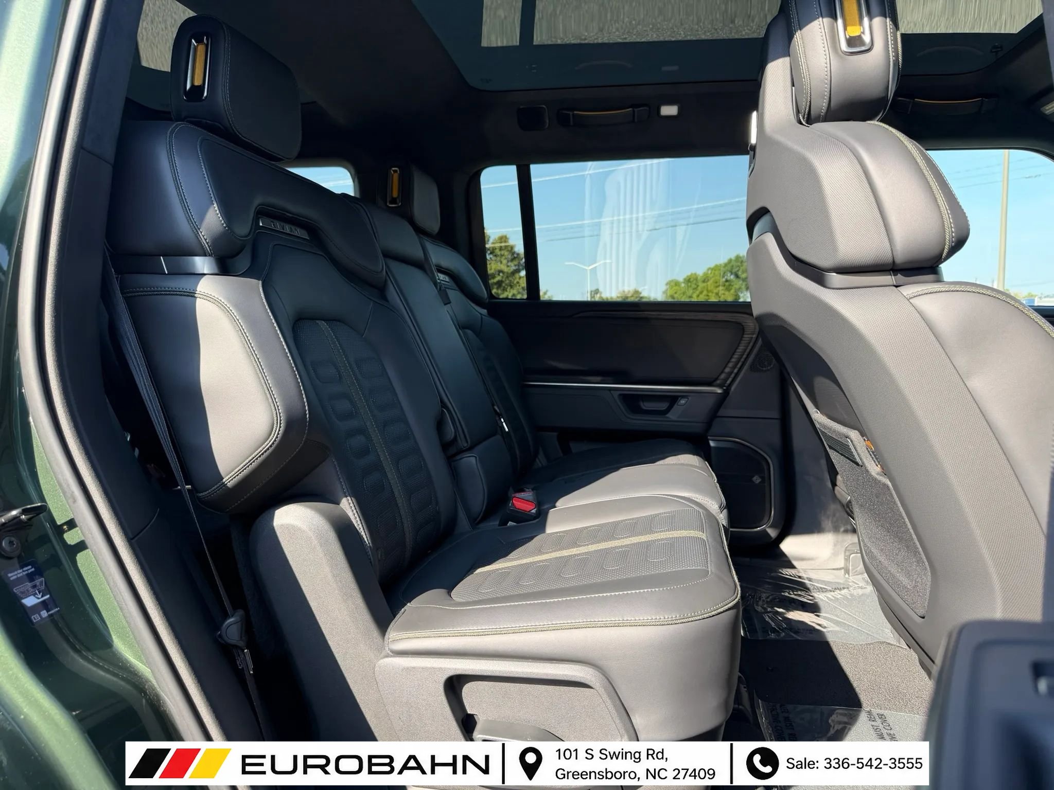 Used 2025 Rivian R1S Adventure Dual AWD/4WD image 21