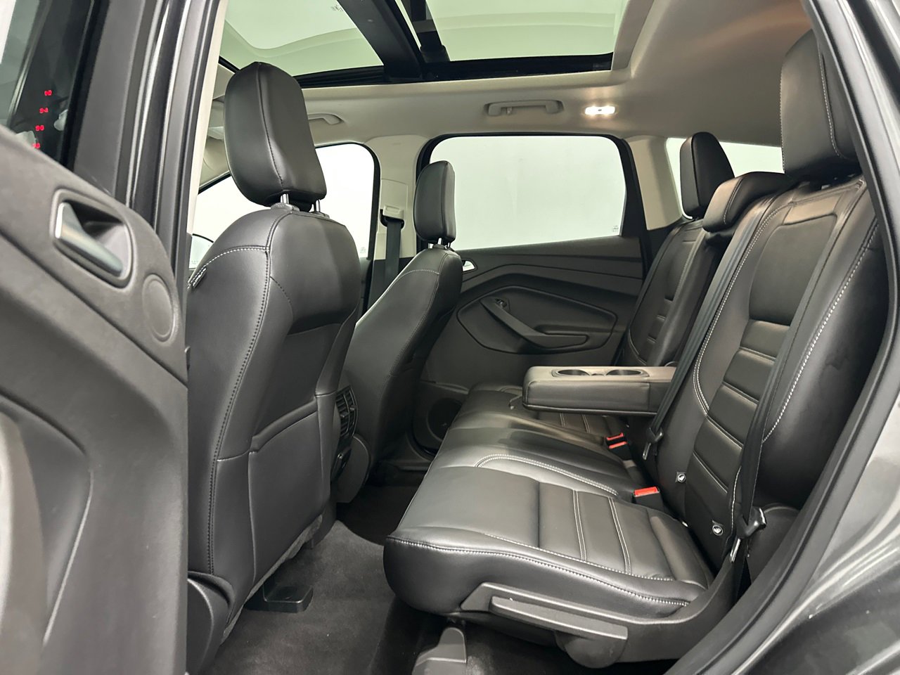 Used 2019 Ford Escape Titanium image 17