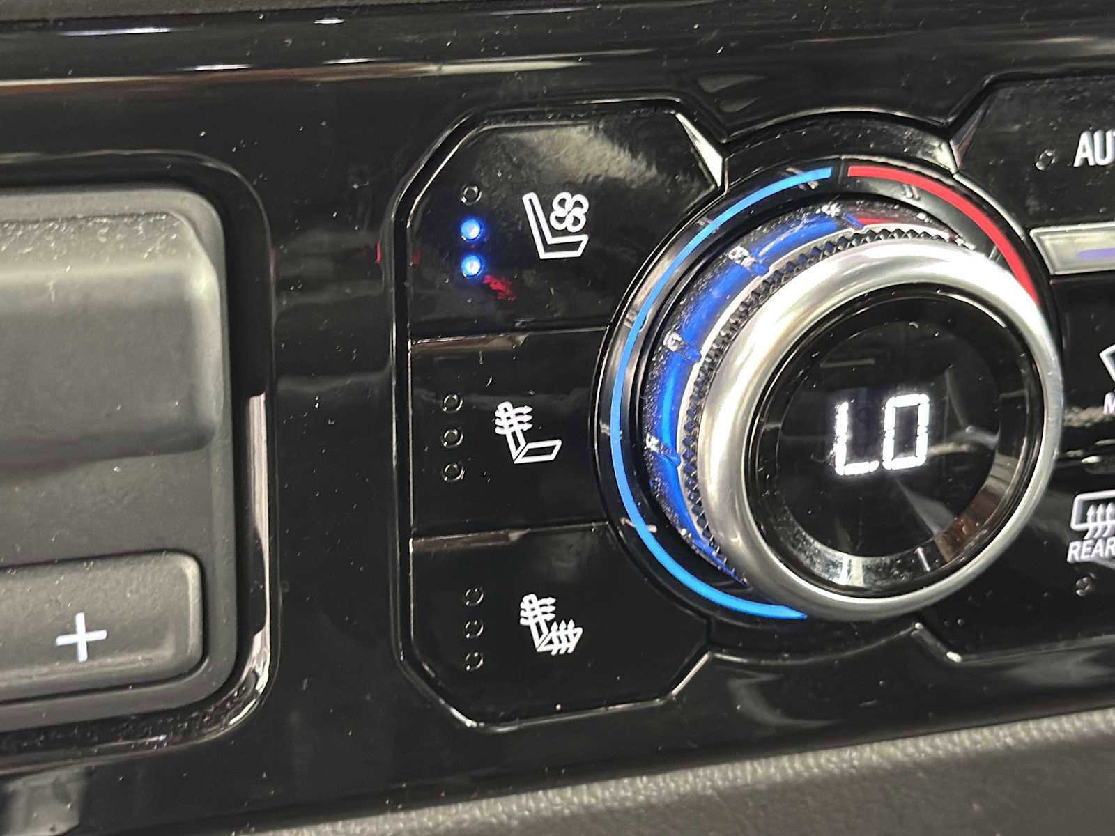 Certified 2024 GMC Sierra 1500 SLT w/ SLT Premium Package image 29