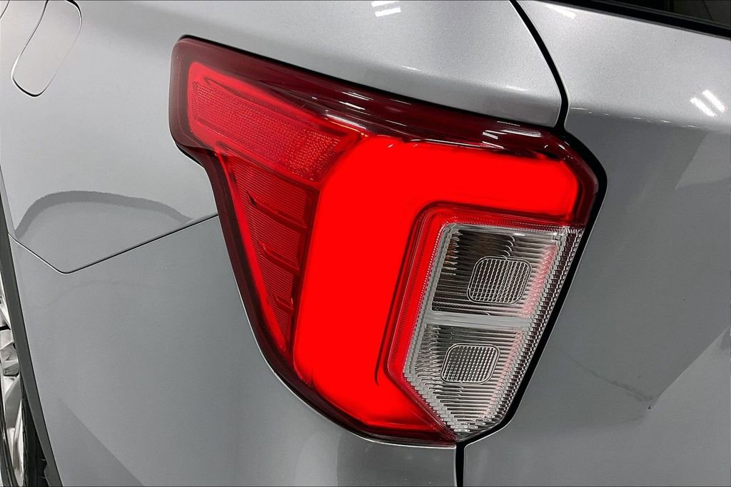 Used 2021 Ford Explorer Limited w/ Equipment Group 301A image 39