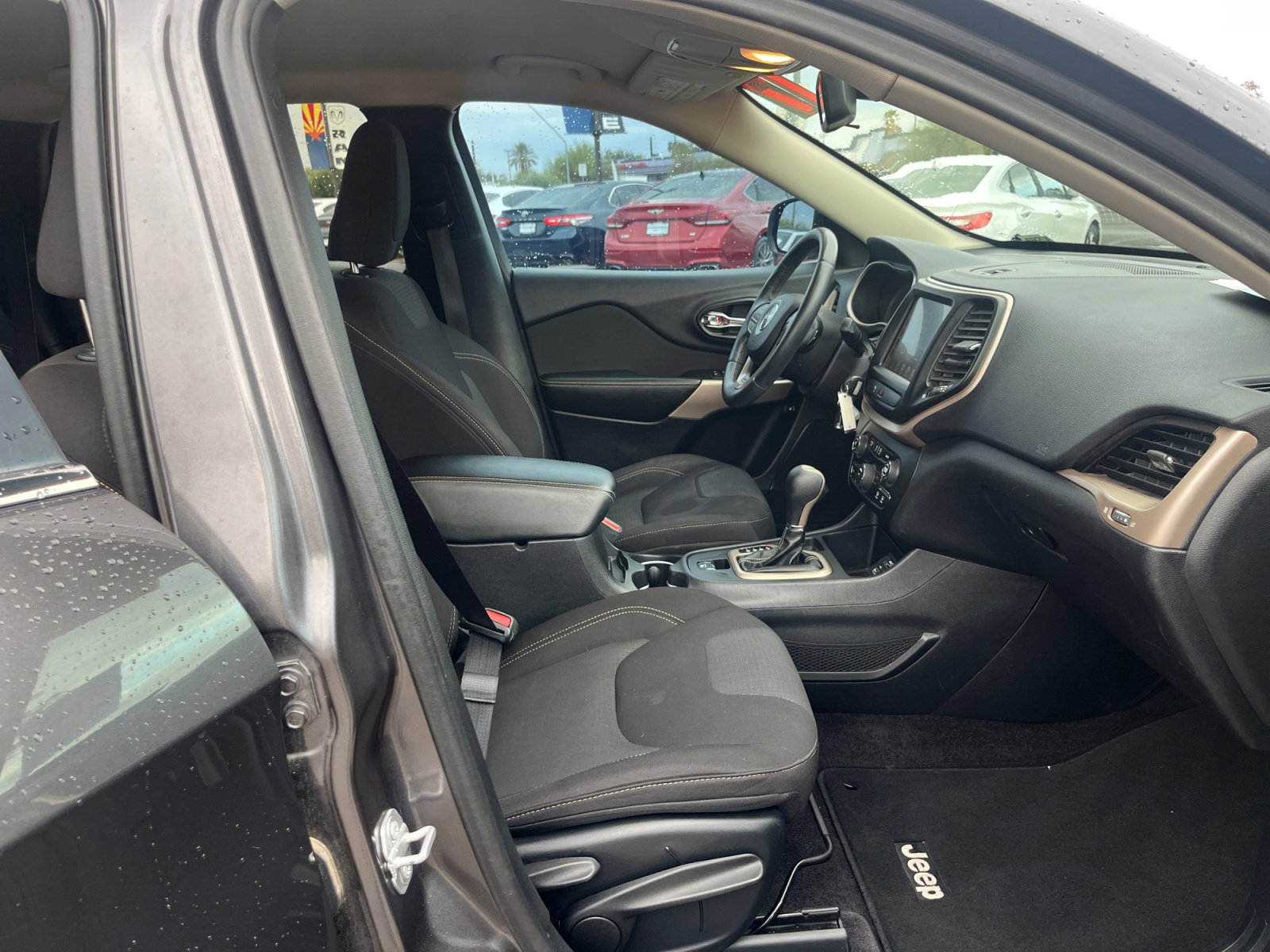 Used 2017 Jeep Cherokee Latitude w/ Safety/Convenience Group image 19