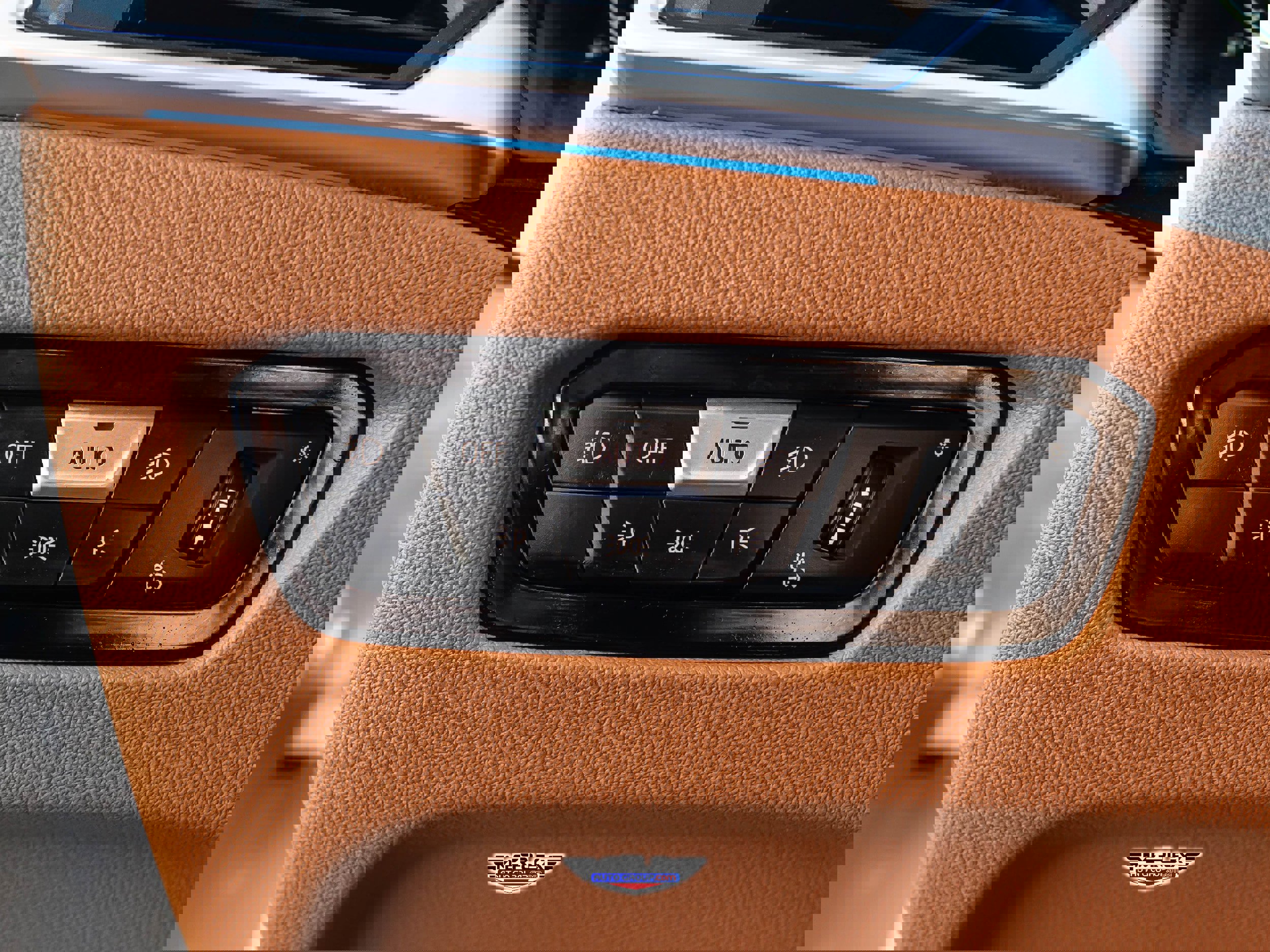 Used 2022 BMW 330e xDrive w/ M Sport Package image 39