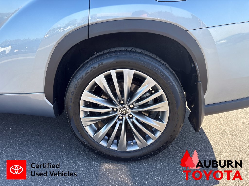 Used 2022 Toyota Highlander Platinum AWD/4WD image 25