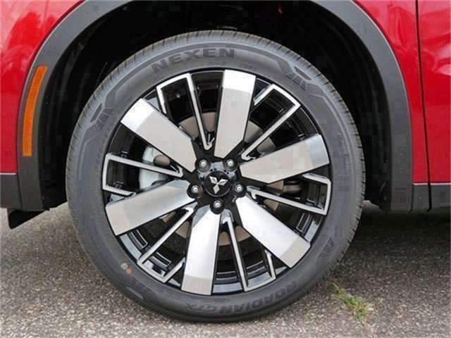 New 2025 Mitsubishi Outlander SE image 3