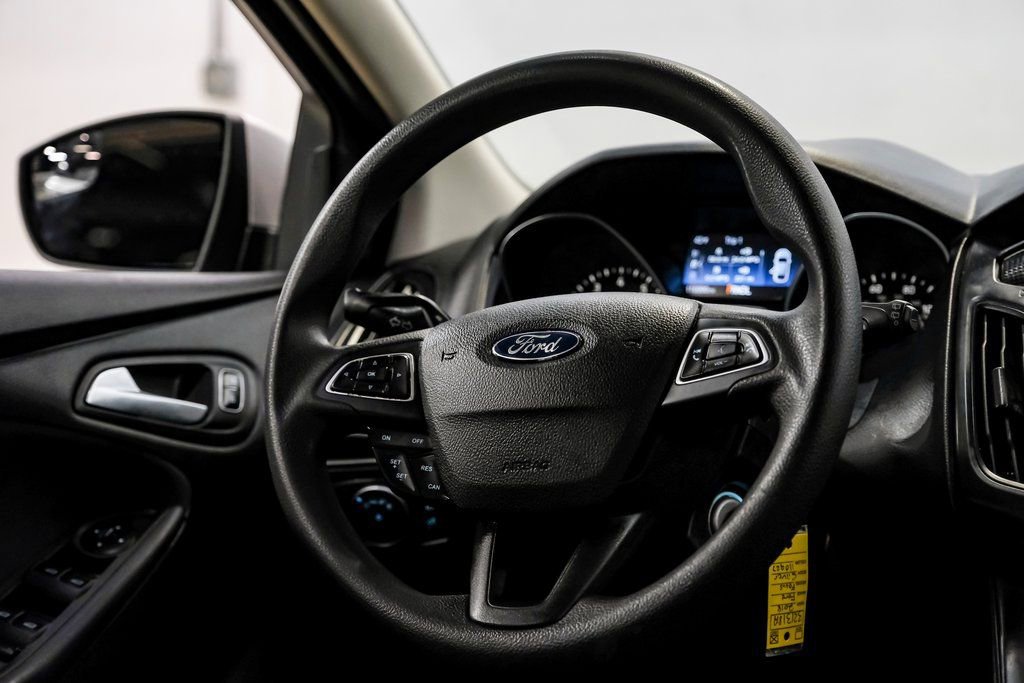 Used 2018 Ford Focus SE FWD image 20