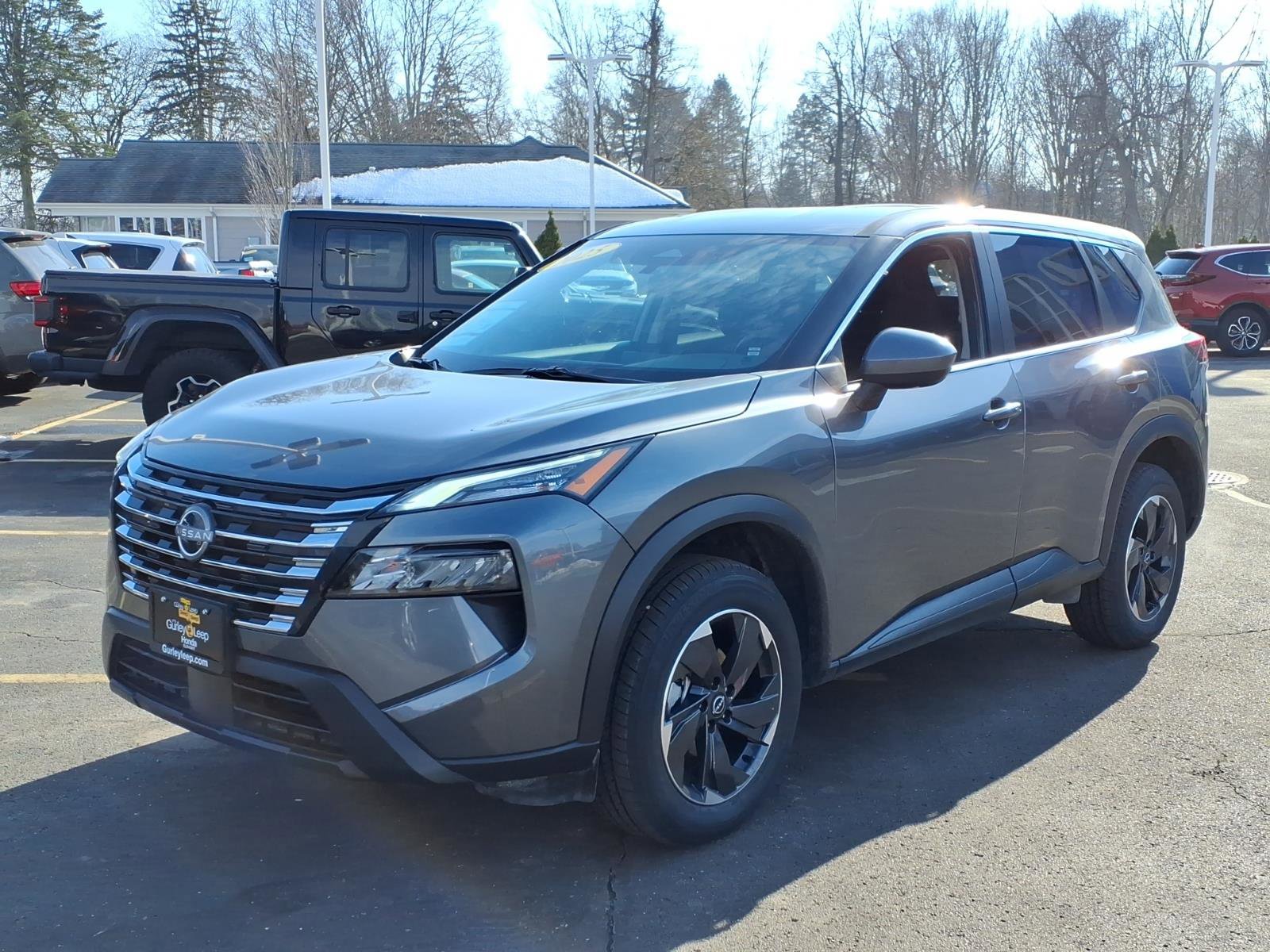 Used 2025 Nissan Rogue SV image 3