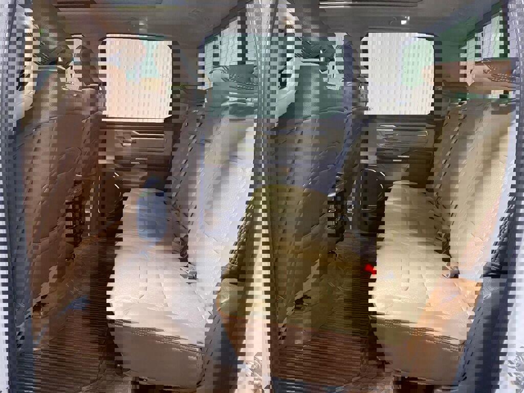 Used 2019 RAM 1500 Laramie image 9