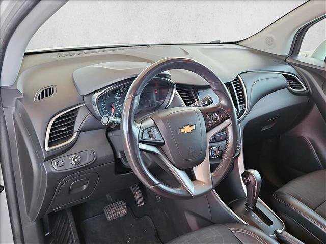 Used 2020 Chevrolet Trax LT w/ LT Convenience Package FWD image 10