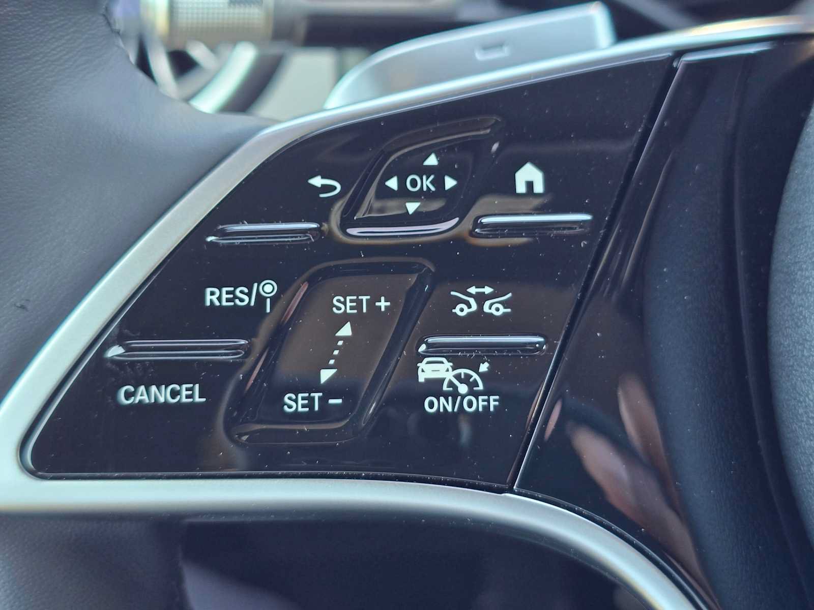 New 2026 Mercedes-Benz EQS 400 4MATIC SUV image 38