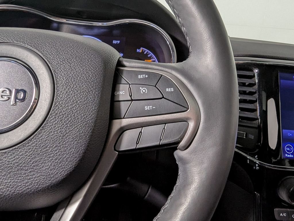 Used 2019 Jeep Grand Cherokee Altitude image 24