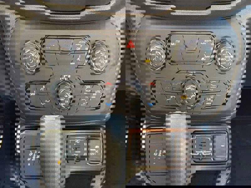 Used 2022 Jeep Renegade Latitude image 23