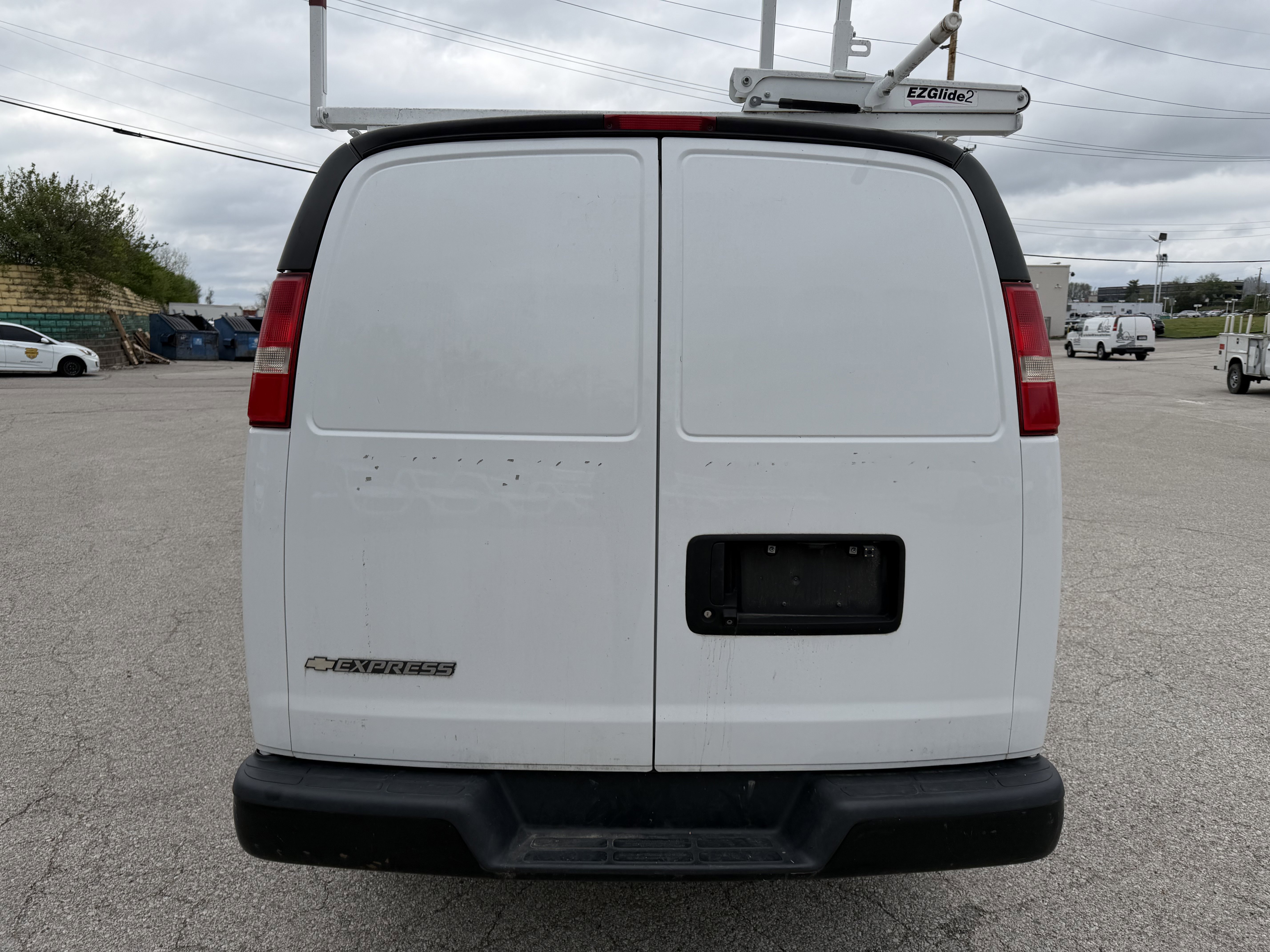 Used 2018 Chevrolet Express 2500 w/ Driver Convenience Package image 6