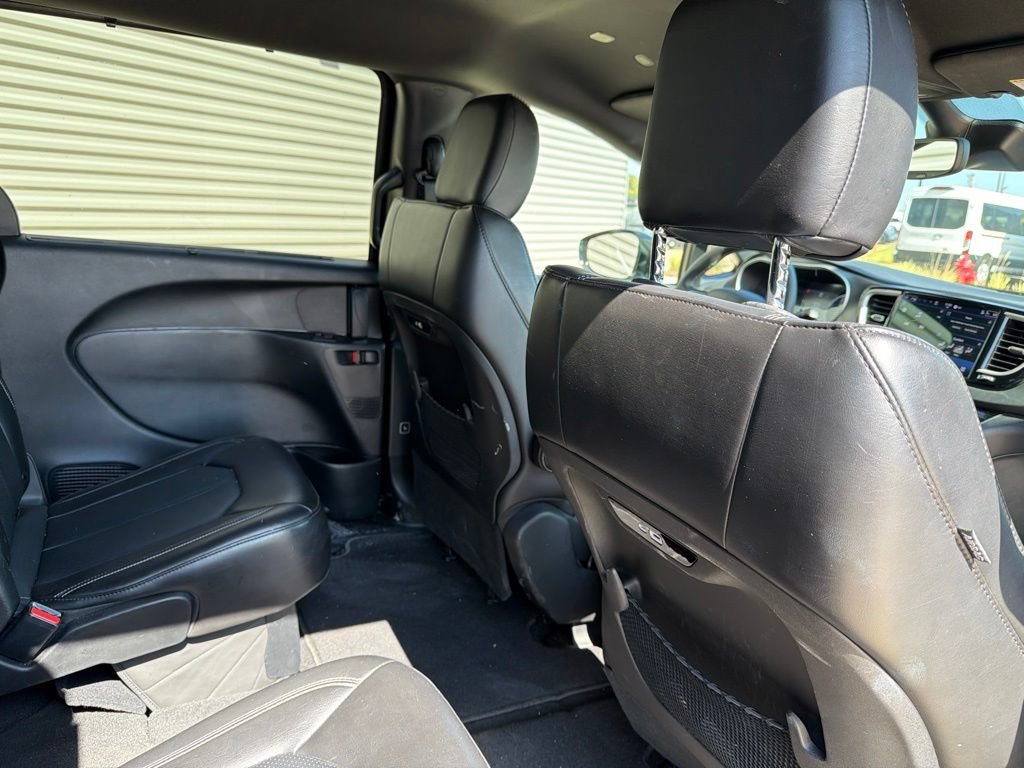 Used 2025 Chrysler Pacifica Select FWD image 15