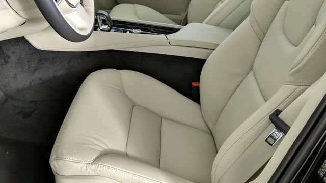 Used 2023 Volvo XC90 B5 Plus w/ Protection Package Premier AWD/4WD image 22