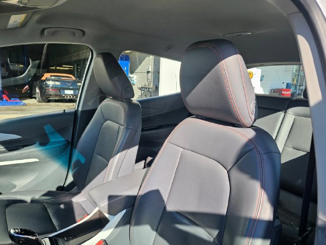 Used 2017 Chevrolet Bolt Premier w/ Driver Confidence II Package FWD image 25