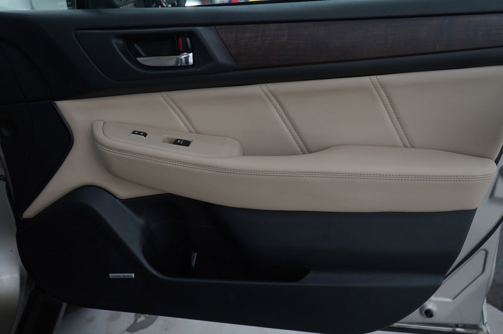 Used 2019 Subaru Outback 2.5i Limited image 9