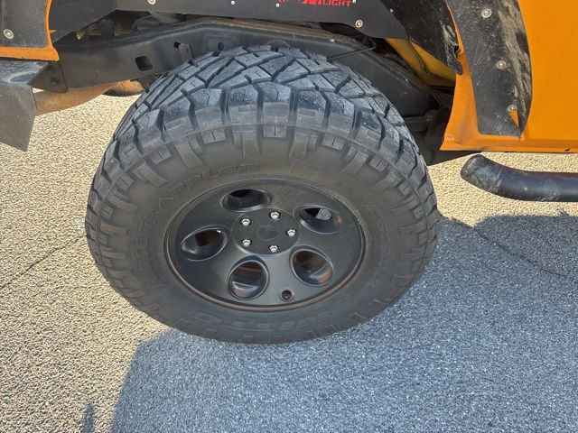 Used 2012 Jeep Wrangler Rubicon w/ Dual Top Group image 9
