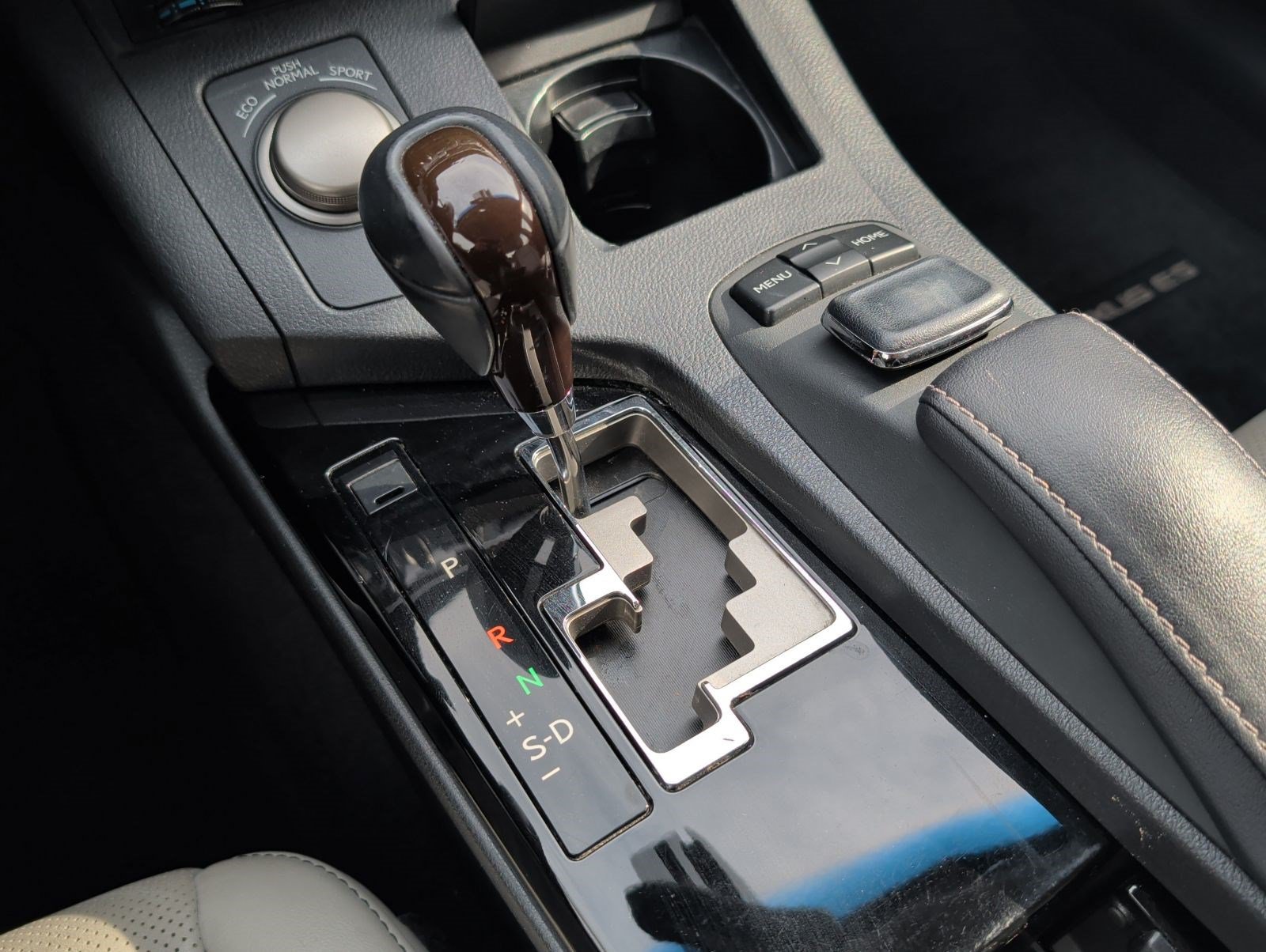 Used 2015 Lexus ES 350 w/ Luxury Package FWD image 21