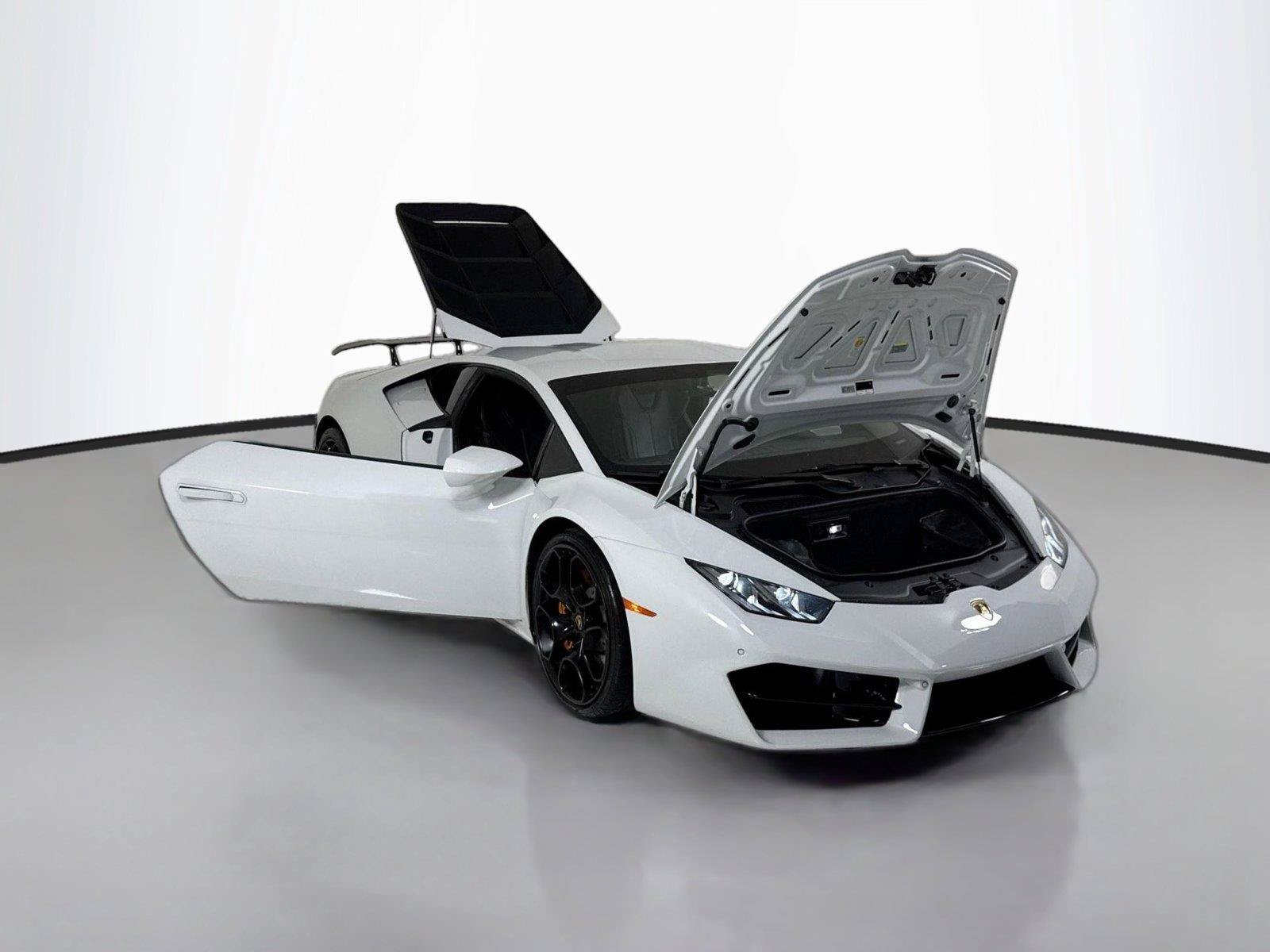 Used 2018 Lamborghini Huracan LP 580-2 RWD image 39