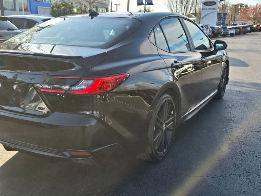 Used 2026 Toyota Camry Hybrid w/ Convenience Package FWD image 7