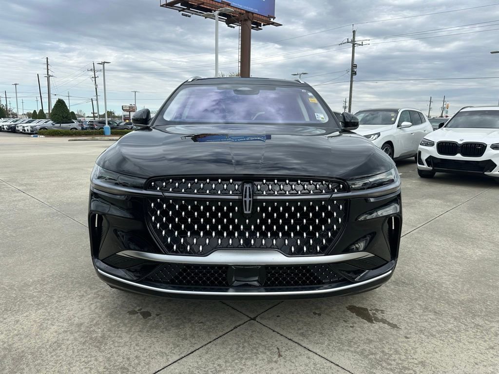 Used 2025 Lincoln Nautilus Reserve image 2