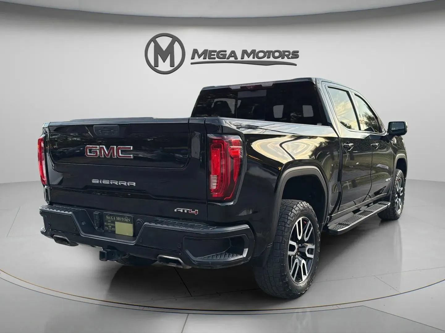 Used 2020 GMC Sierra 1500 AT4 w/ AT4 Premium Package image 5
