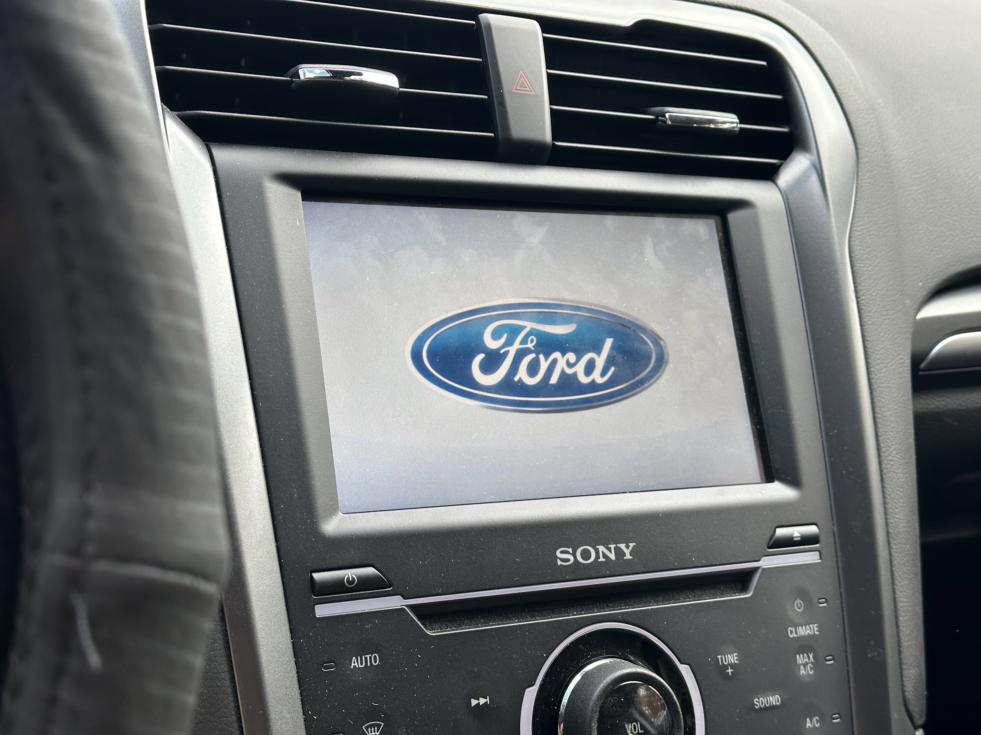 Used 2014 Ford Fusion Titanium image 18