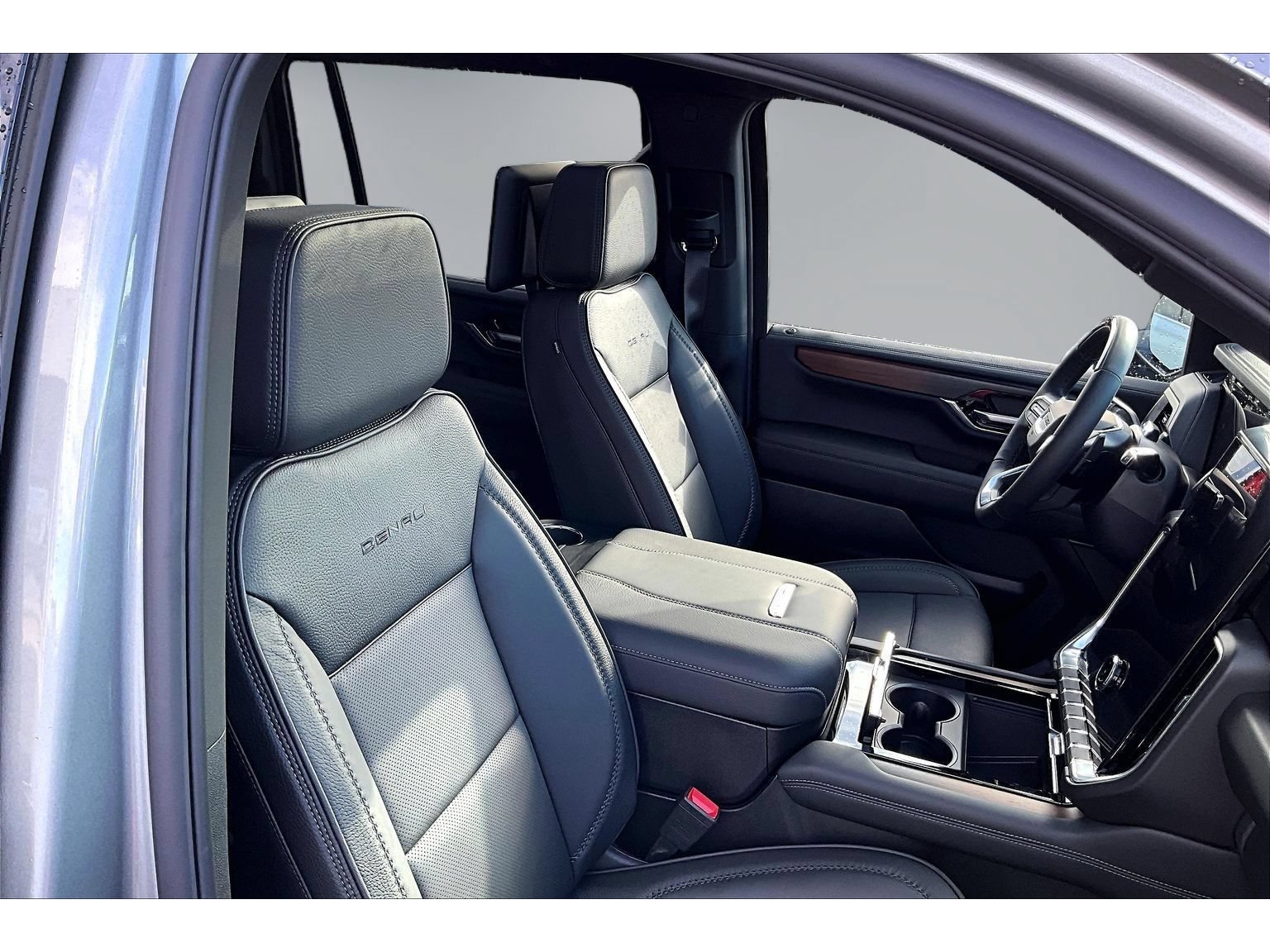 New 2026 GMC Yukon XL Denali w/ Denali Reserve Package AWD/4WD image 10