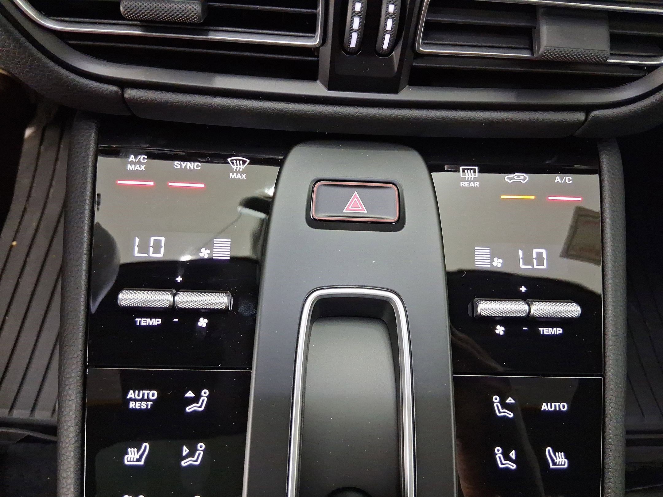 Used 2025 Porsche Macan image 26