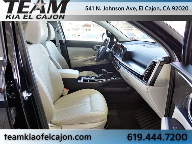 Certified 2025 Kia Sorento S w/ Panoramic Sunroof Package FWD image 12