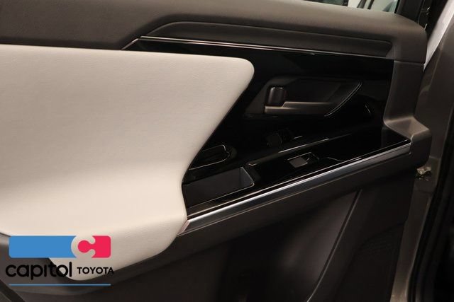 Used 2023 Subaru Solterra AWD image 31
