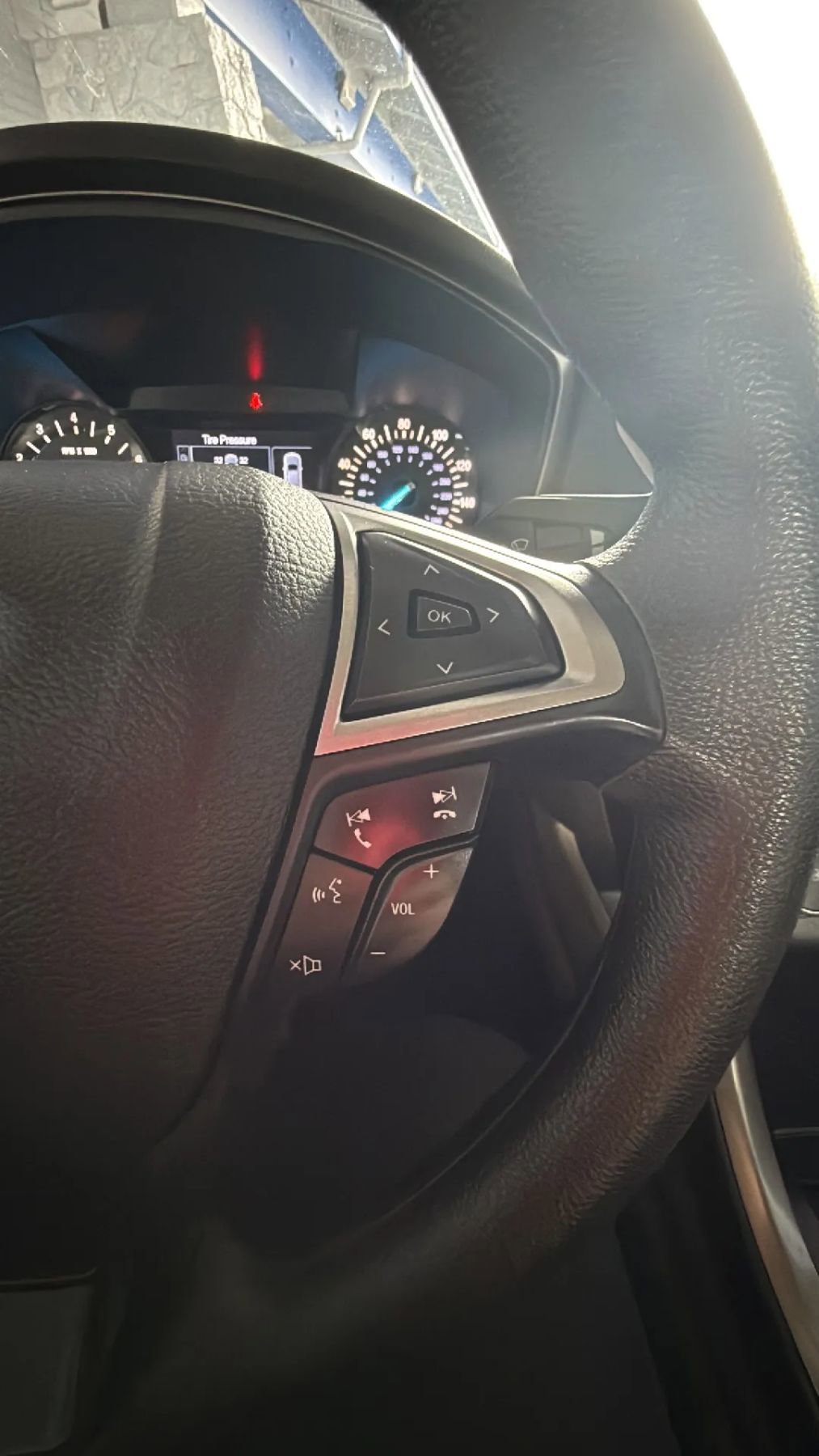 Used 2017 Ford Fusion SE FWD image 17